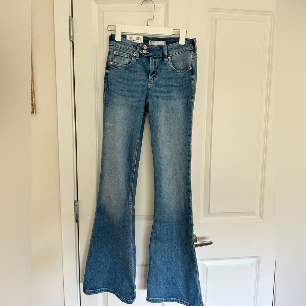 Garage- Low rise flare jeans